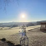 Hoheeifel Ferienwohnungen Mit Garten Naehe Nuerburgring Ideal Fuer Familien Und Gruppen