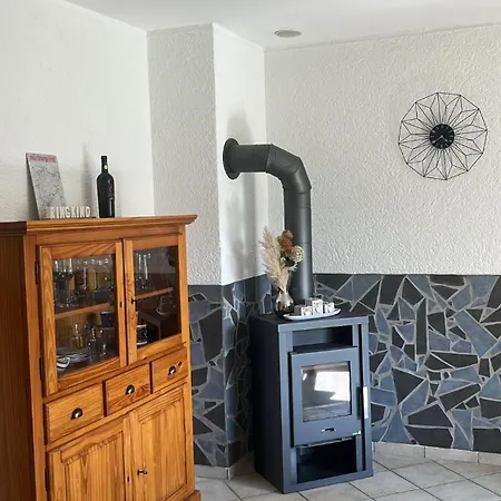 Hoheeifel, 1 Haus Mit 2 5 Schlafzimmer In Naehe Nuerburgring Apartment