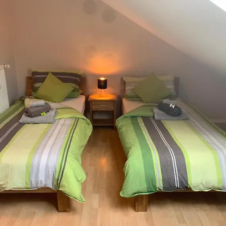 Hoheeifel, 1 Haus Mit 2 5 Schlafzimmer In Naehe Nuerburgring Apartment