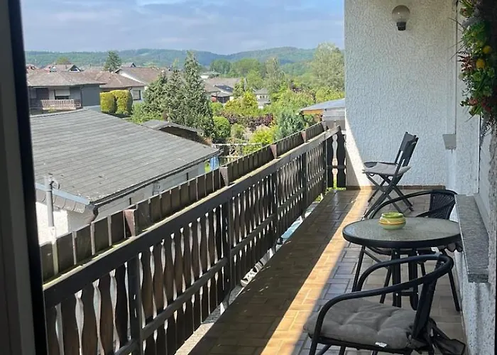 Hoheeifel Ferienwohnungen Mit Garten Naehe Nuerburgring Ideal Fuer Familien Und Gruppen דירה קלברג