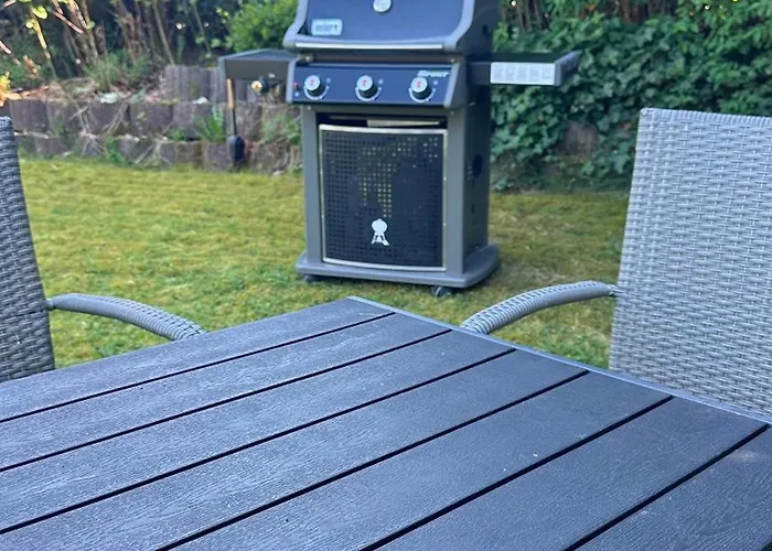 דירה Hoheeifel Ferienwohnungen Mit Garten Naehe Nuerburgring Ideal Fuer Familien Und Gruppen קלברג