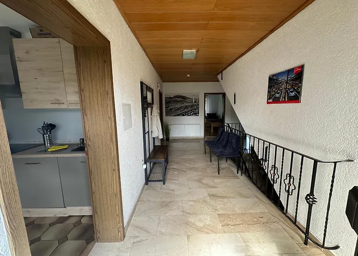 דירה Hoheeifel Ferienwohnungen Mit Garten Naehe Nuerburgring Ideal Fuer Familien Und Gruppen קלברג