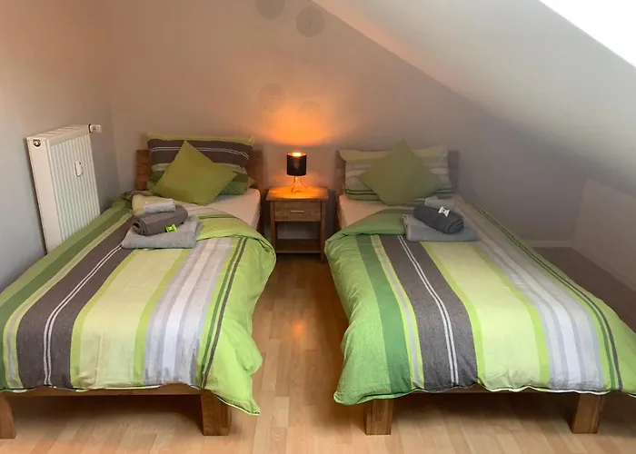 Hoheeifel Ferienwohnungen Mit Garten Naehe Nuerburgring Ideal Fuer Familien Und Gruppen דירה